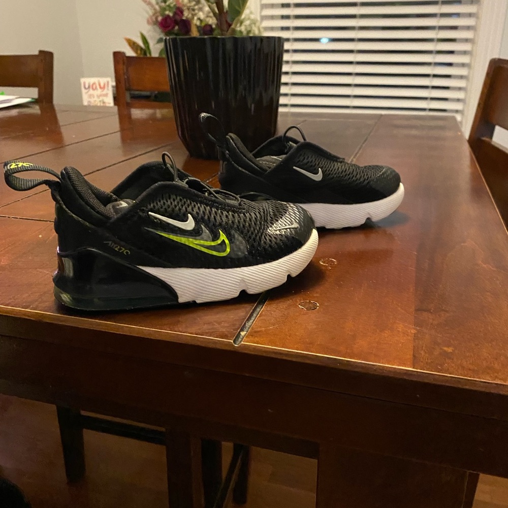 Nike Black and Green Air Max 270